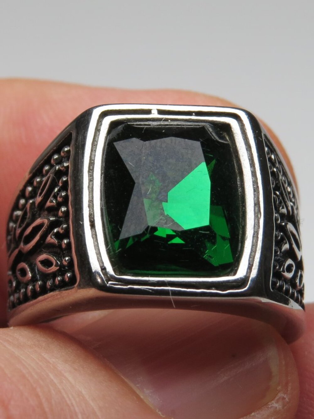 Hight School Class Ring Emerald